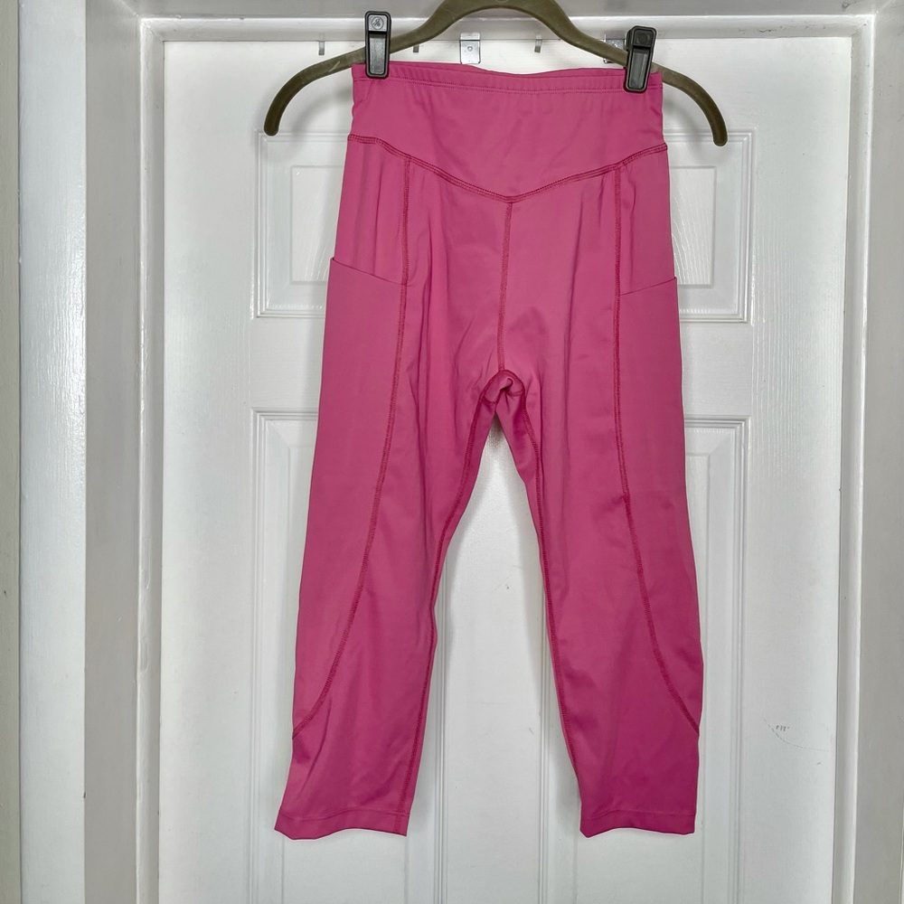 Sports wear Capri length athletic wear